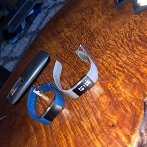 2 Fitbit Charge 2